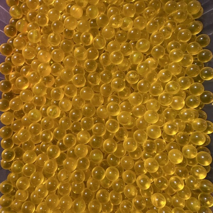 Citrin 6mm: kleine Murmeln aus durchscheinend gelbem Glas