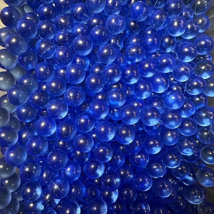 Blau 8mm: kleine Murmeln aus durchscheinend blauem Glas