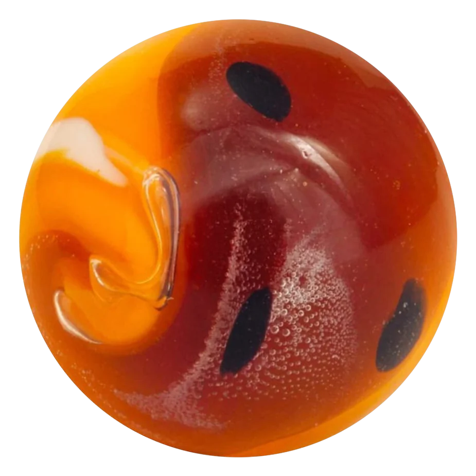 Yin Yang orange 16mm: handgefertigte Glasmurmel in Orange und Dunkelrot mit schwarzen Punkten