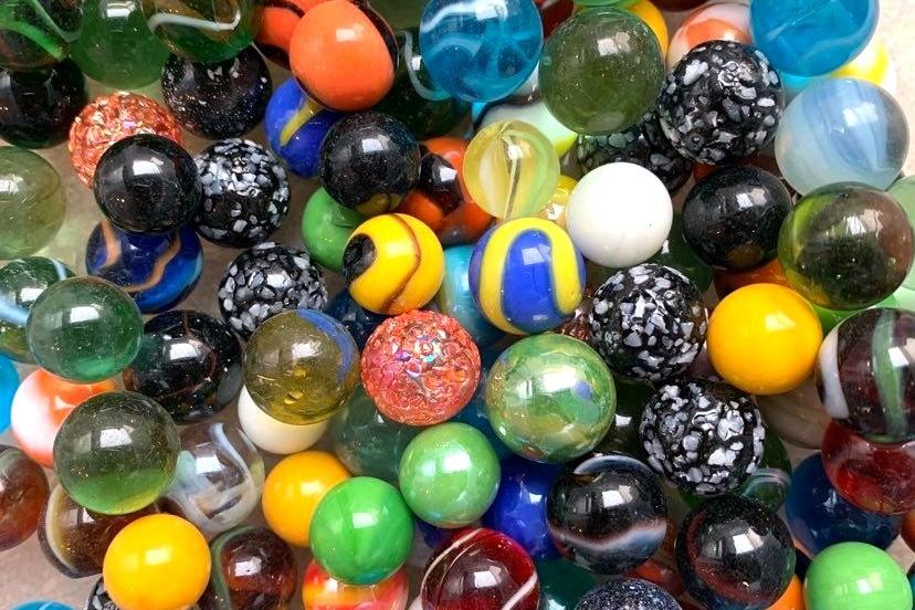 Glasmurmeln in allen Farben